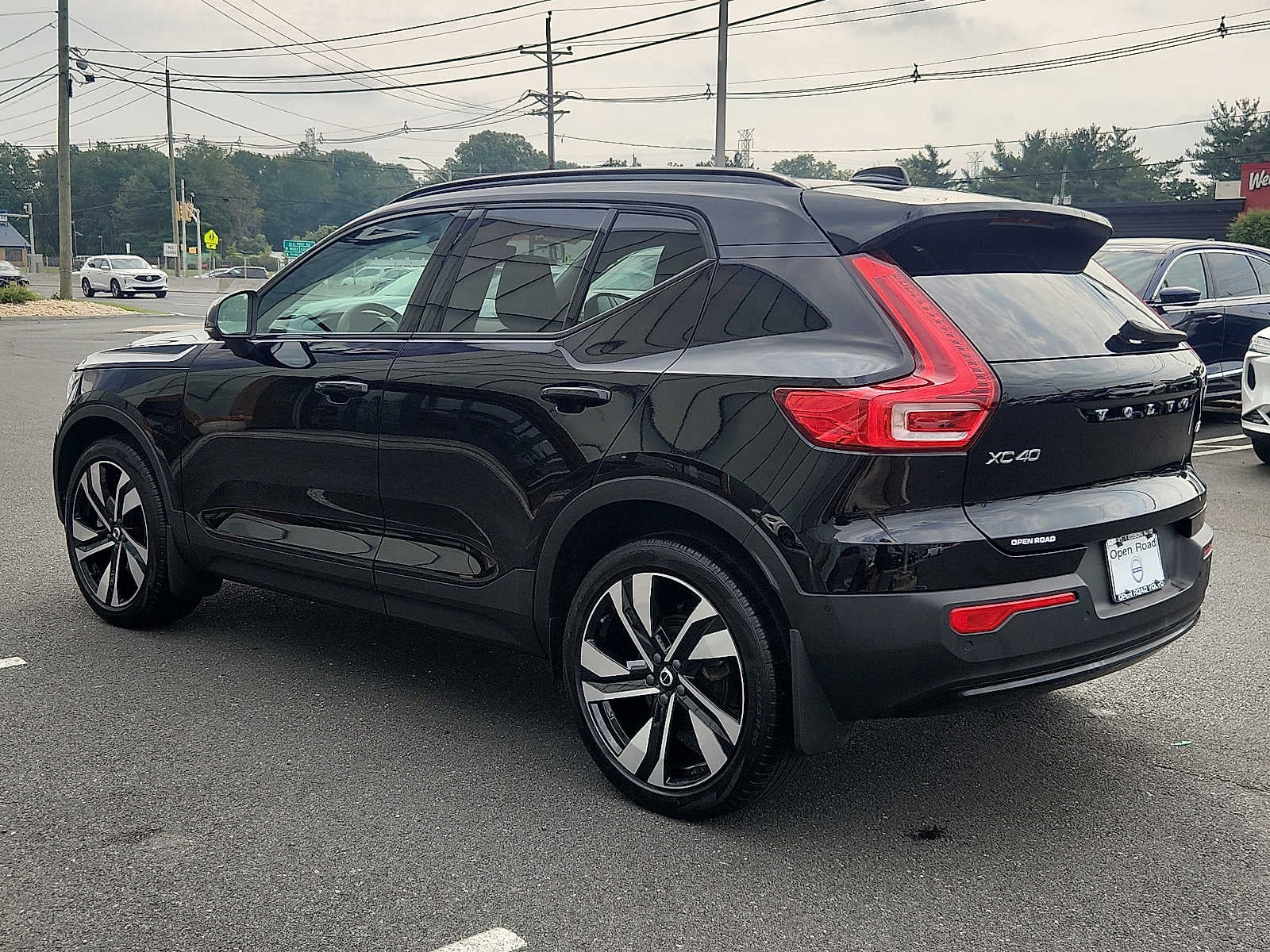 2023 Volvo XC40 Ultimate Dark Theme