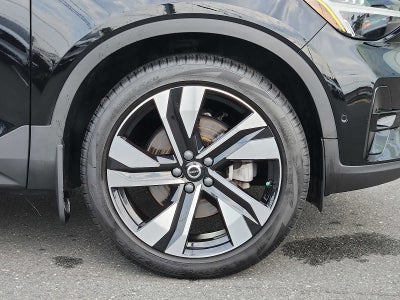 2023 Volvo XC40 Ultimate Dark Theme