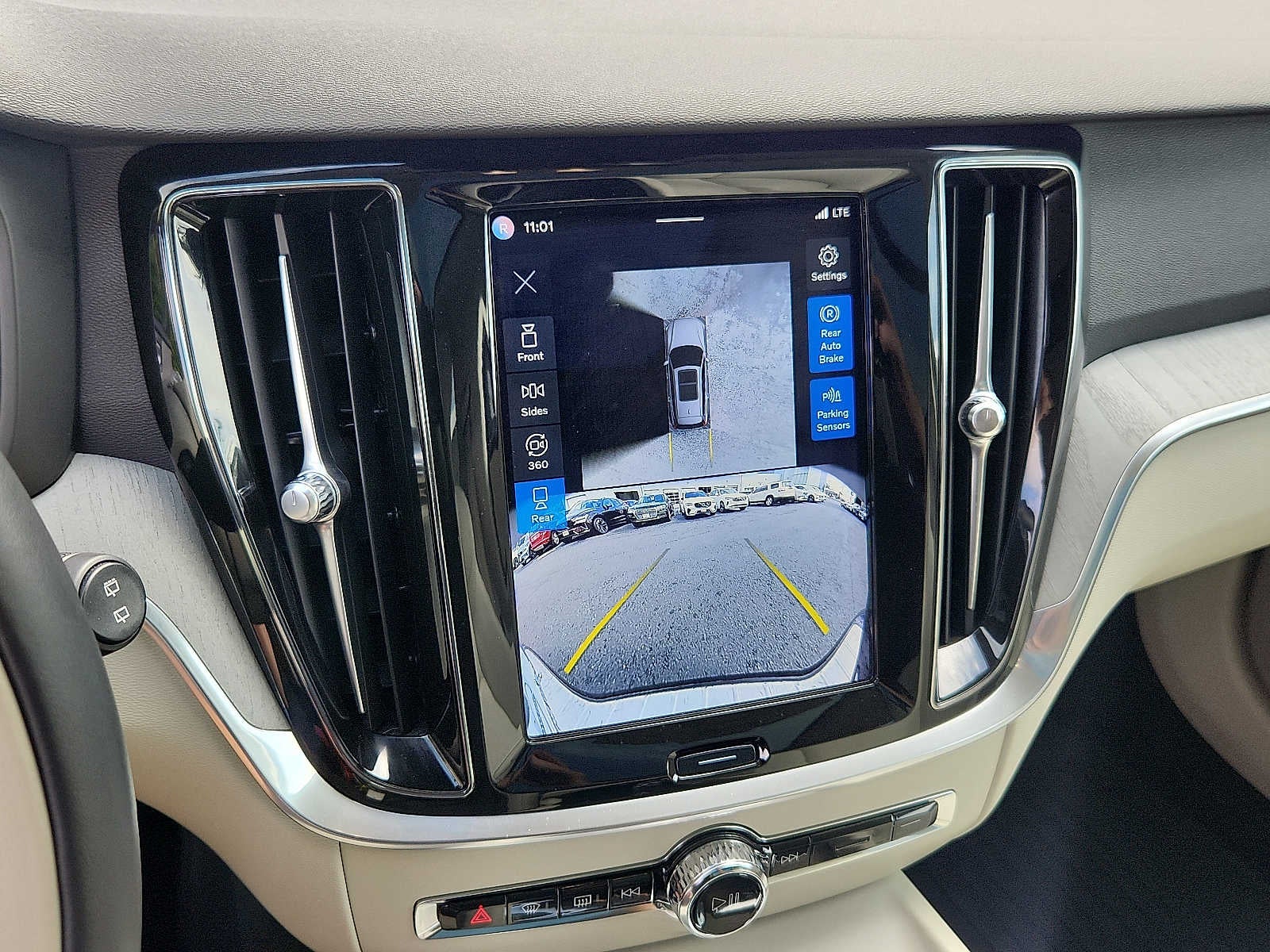 2024 Volvo V60 Cross Country Plus