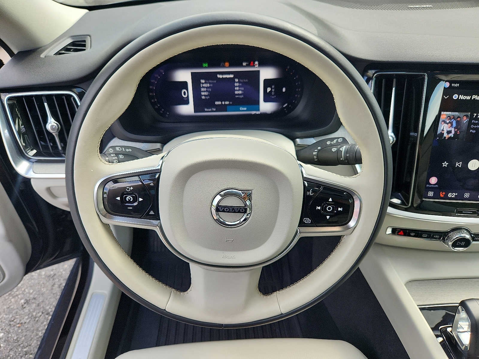 2024 Volvo V60 Cross Country Plus