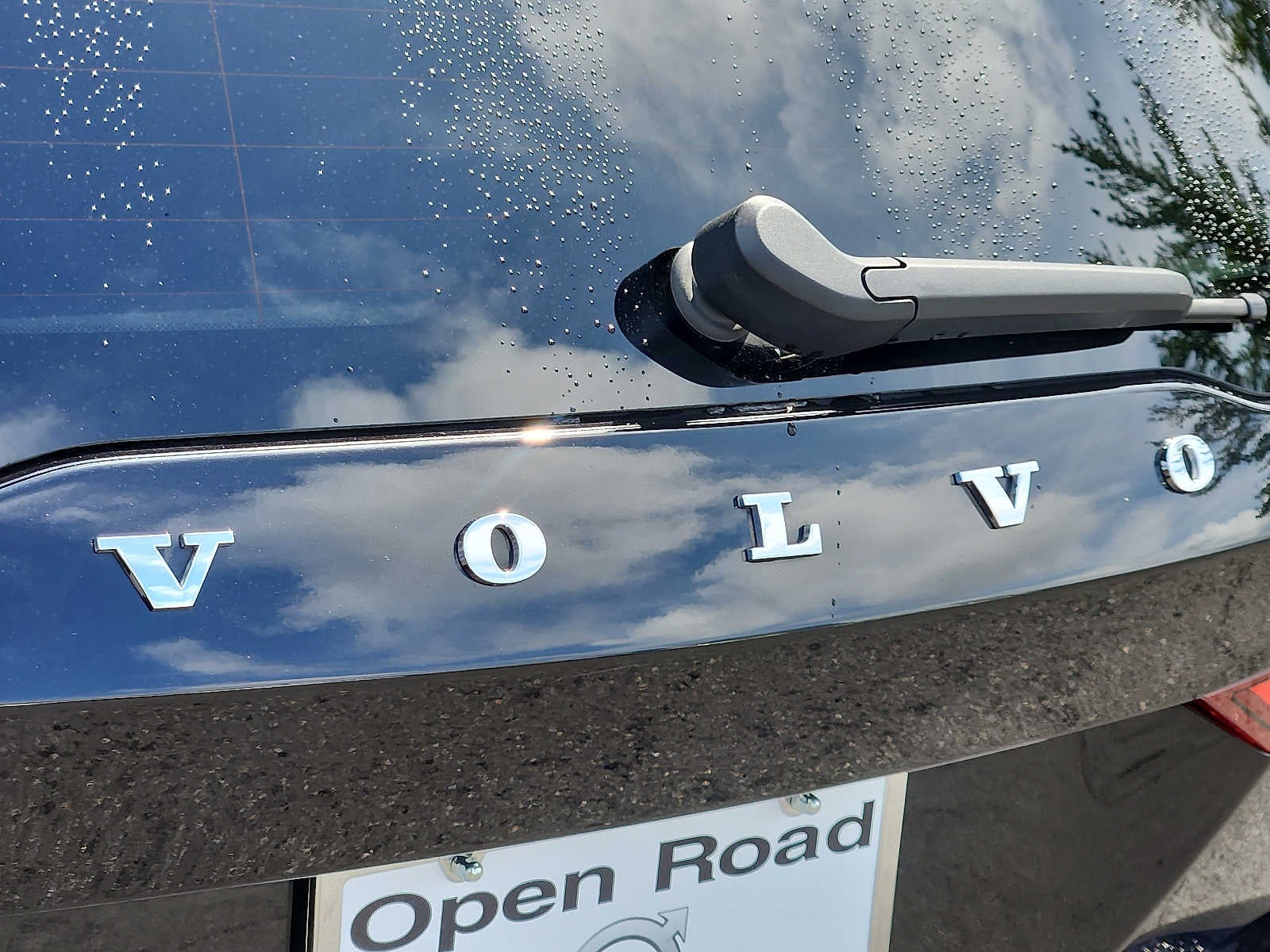2024 Volvo V60 Cross Country Plus