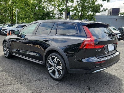 2024 Volvo V60 Cross Country Plus