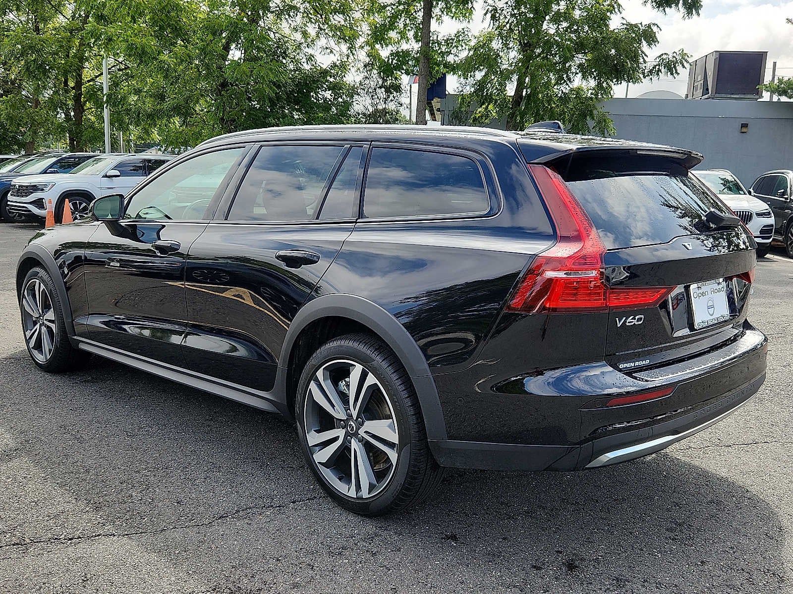 2024 Volvo V60 Cross Country Plus