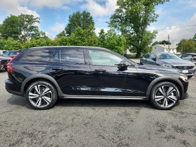 2024 Volvo V60 Cross Country Plus
