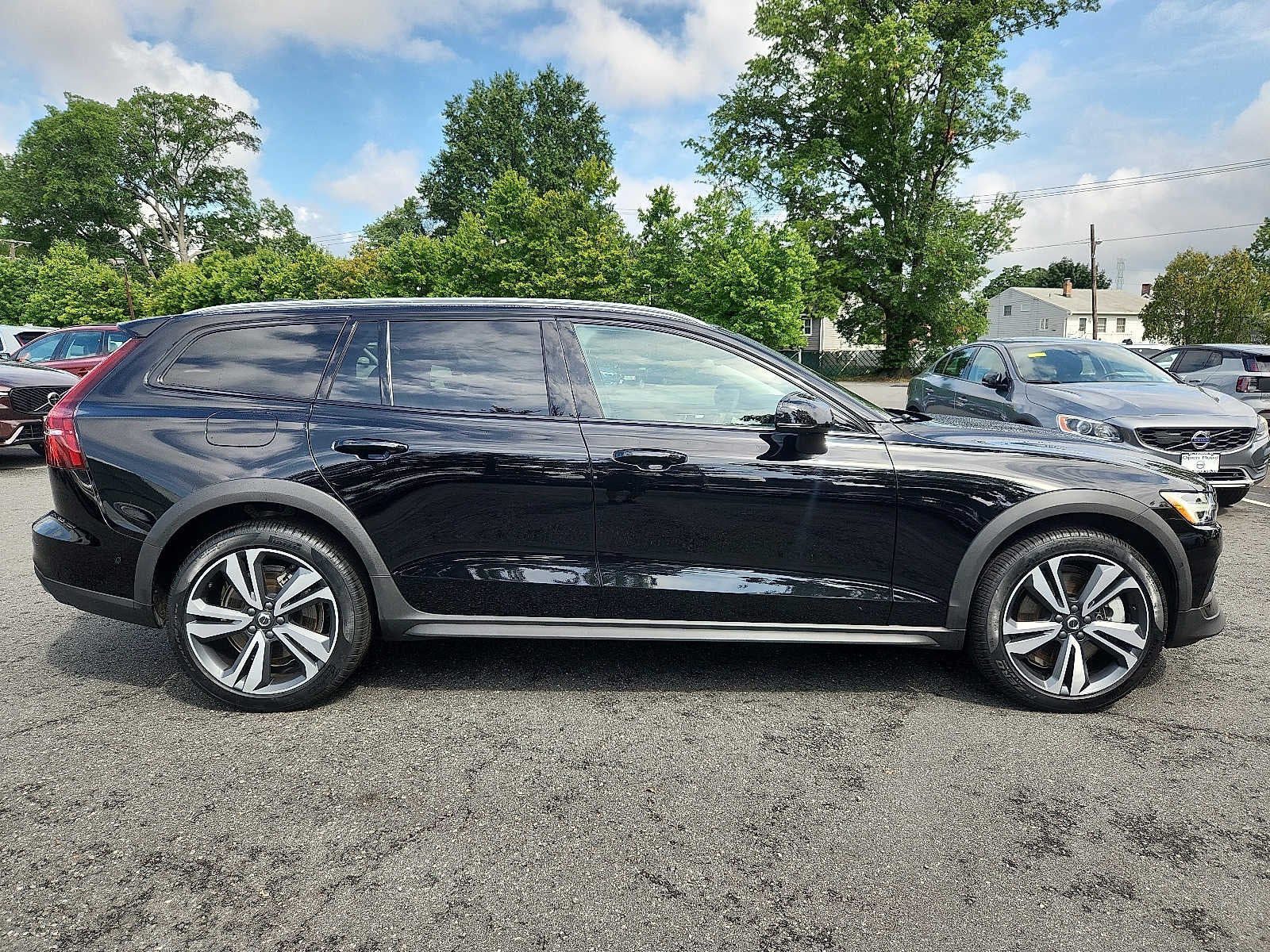 2024 Volvo V60 Cross Country Plus