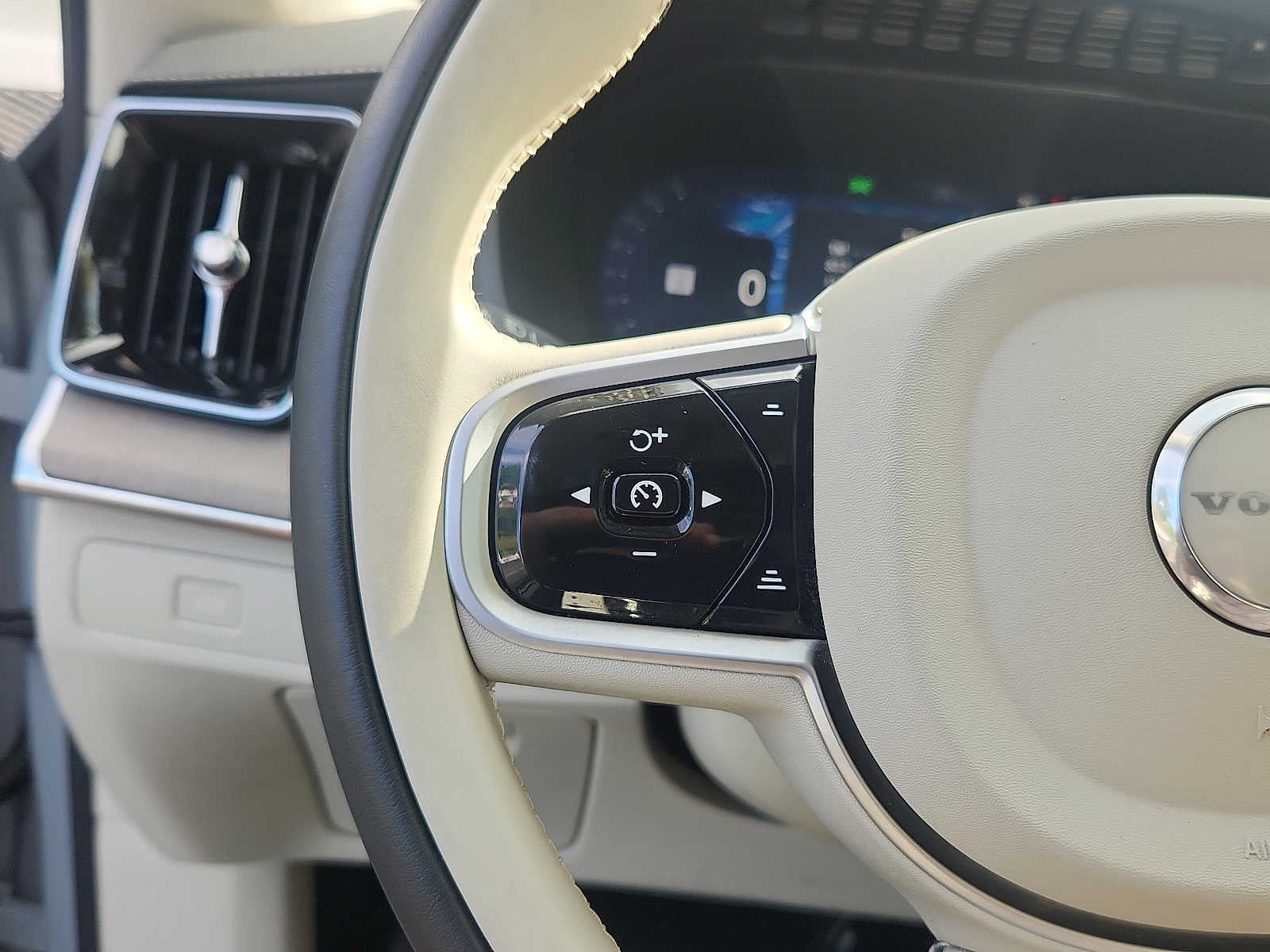 2025 Volvo XC90 Ultra