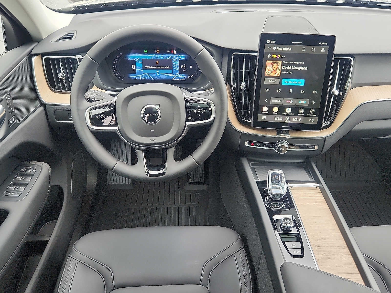 2026 Volvo XC60 Plus