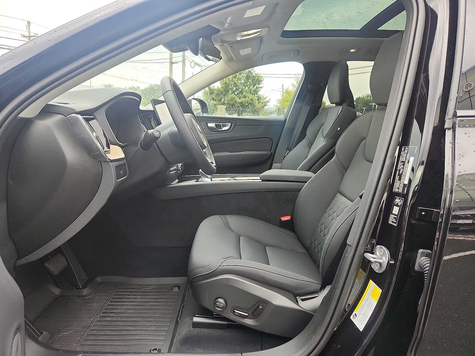 2026 Volvo XC60 Plus