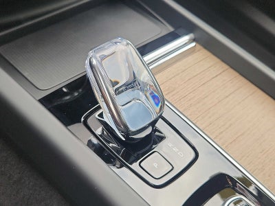 2026 Volvo XC60 Plus