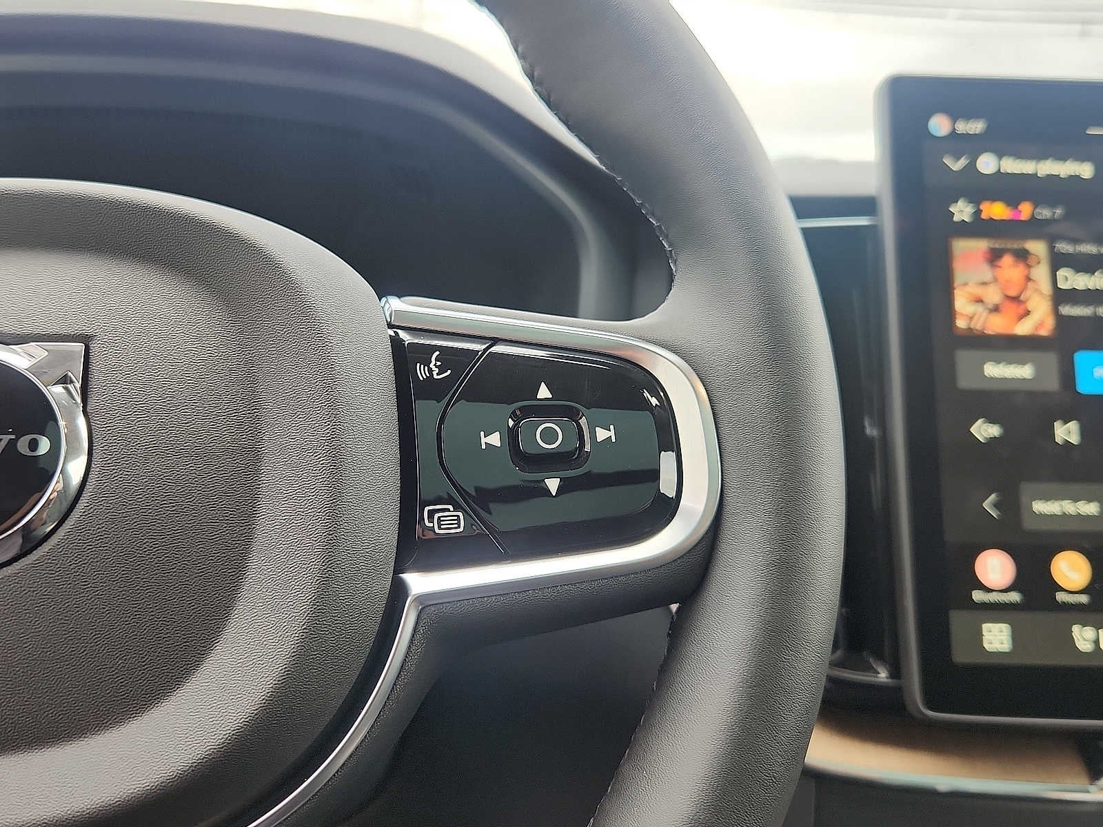 2026 Volvo XC60 Plus