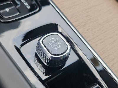 2026 Volvo XC60 Plus