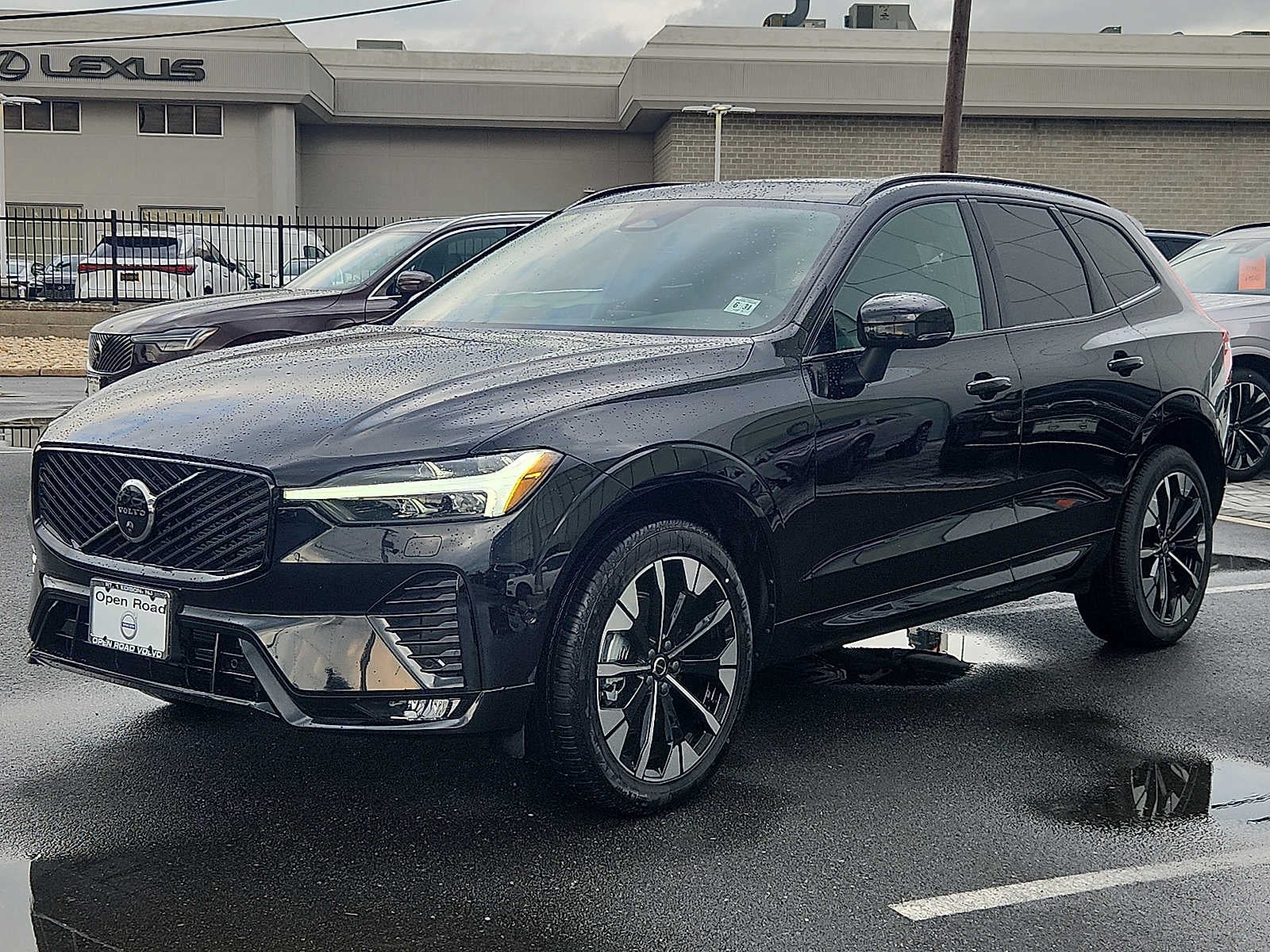 2026 Volvo XC60 Plus
