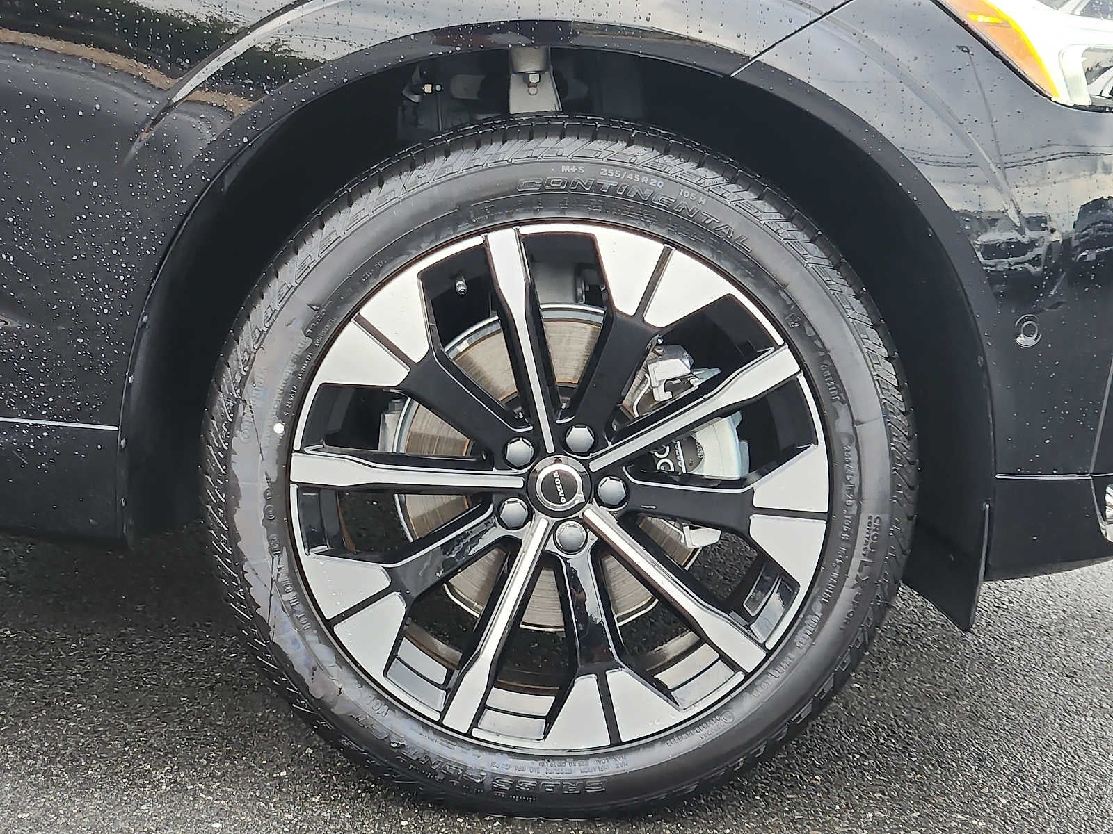 2026 Volvo XC60 Plus