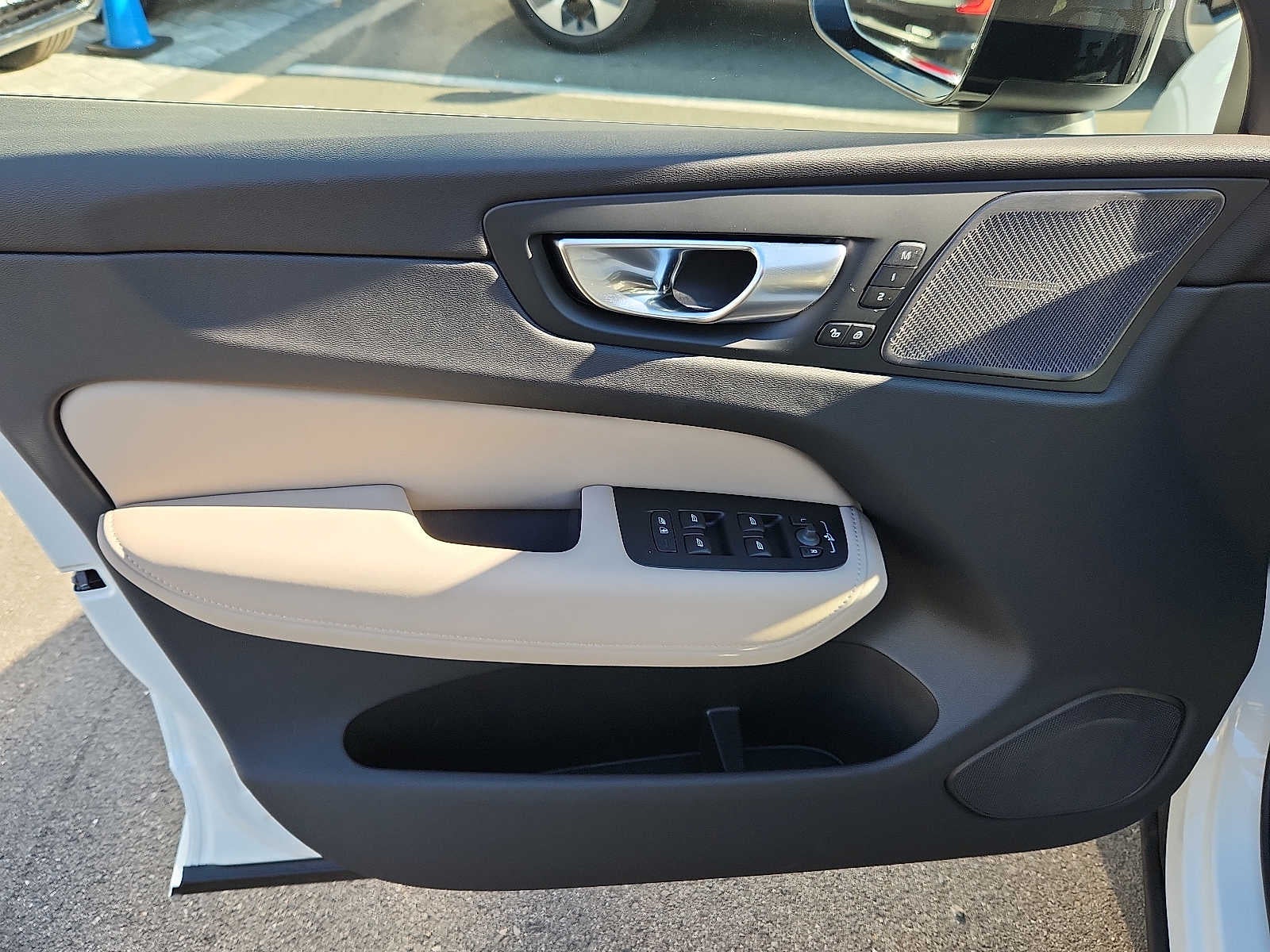 2027 Volvo XC60 Plus