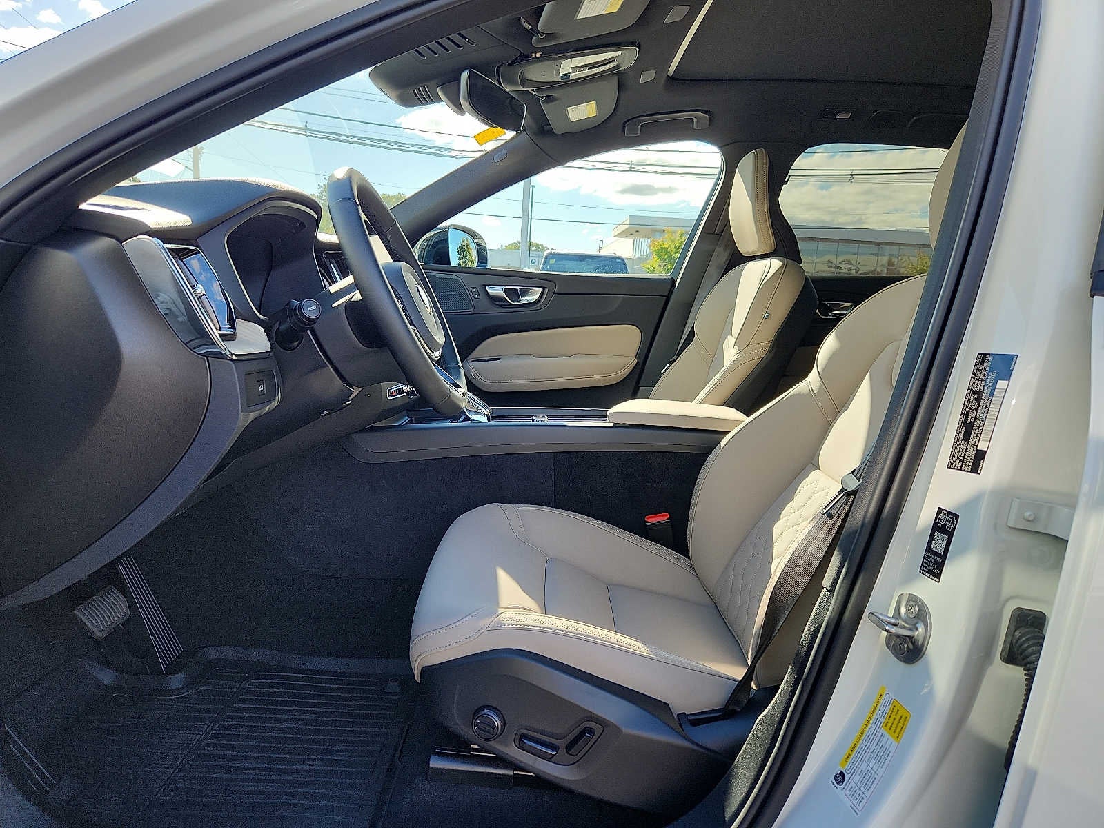 2027 Volvo XC60 Plus