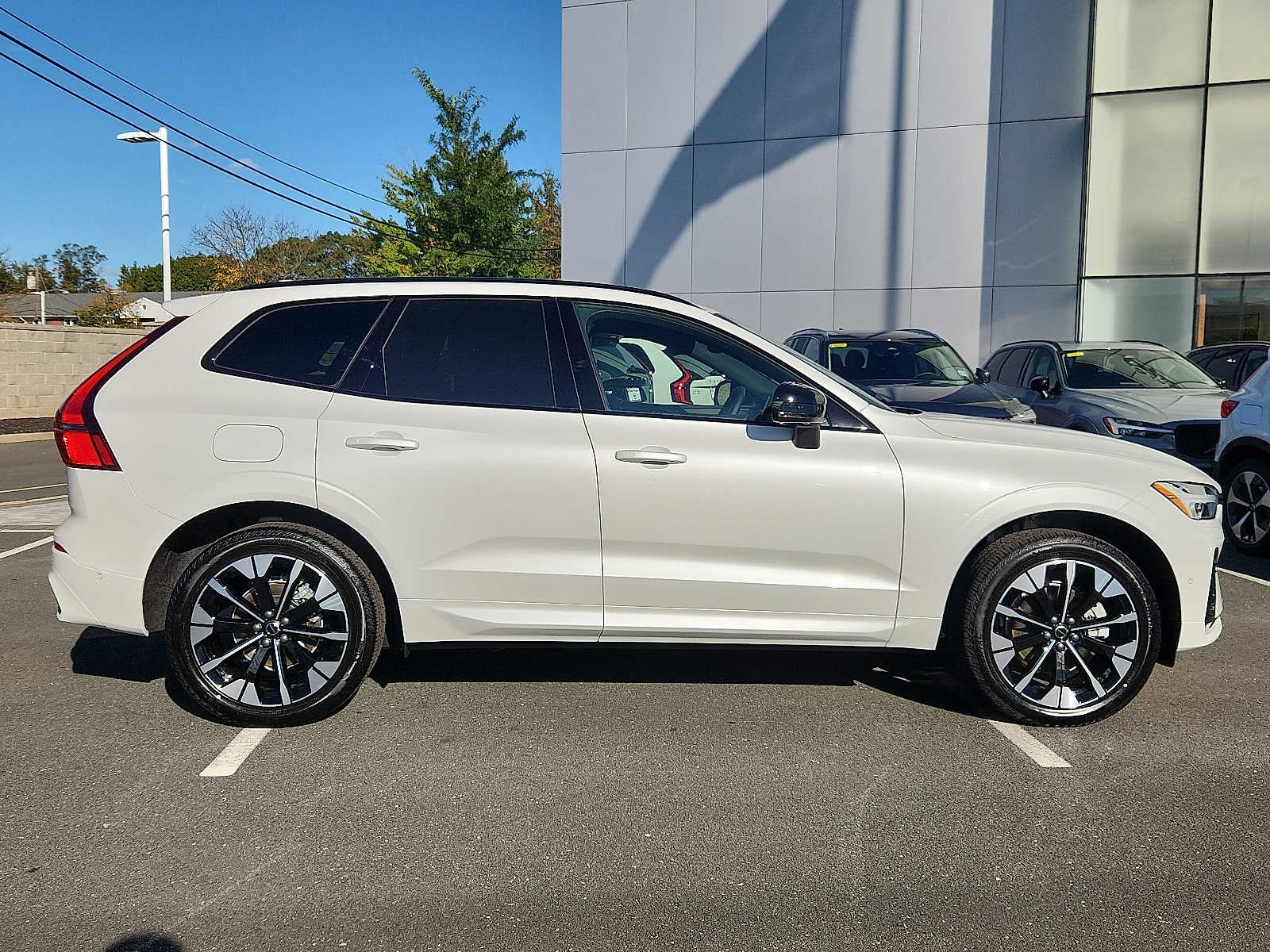 2027 Volvo XC60 Plus