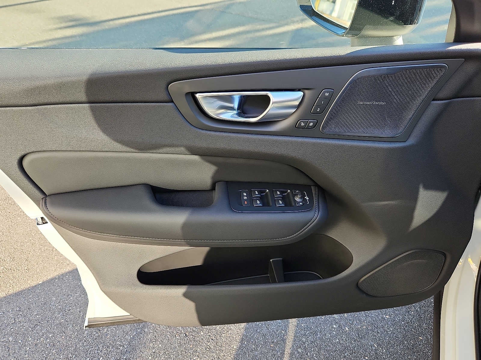 2027 Volvo XC60 Plus