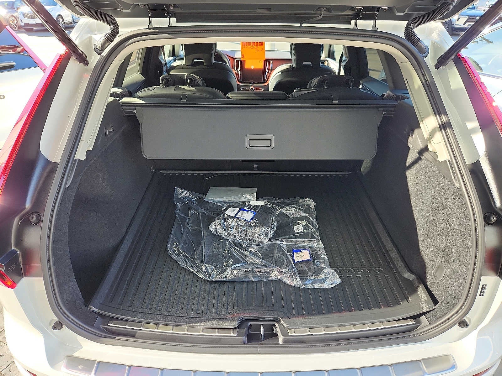 2027 Volvo XC60 Plus