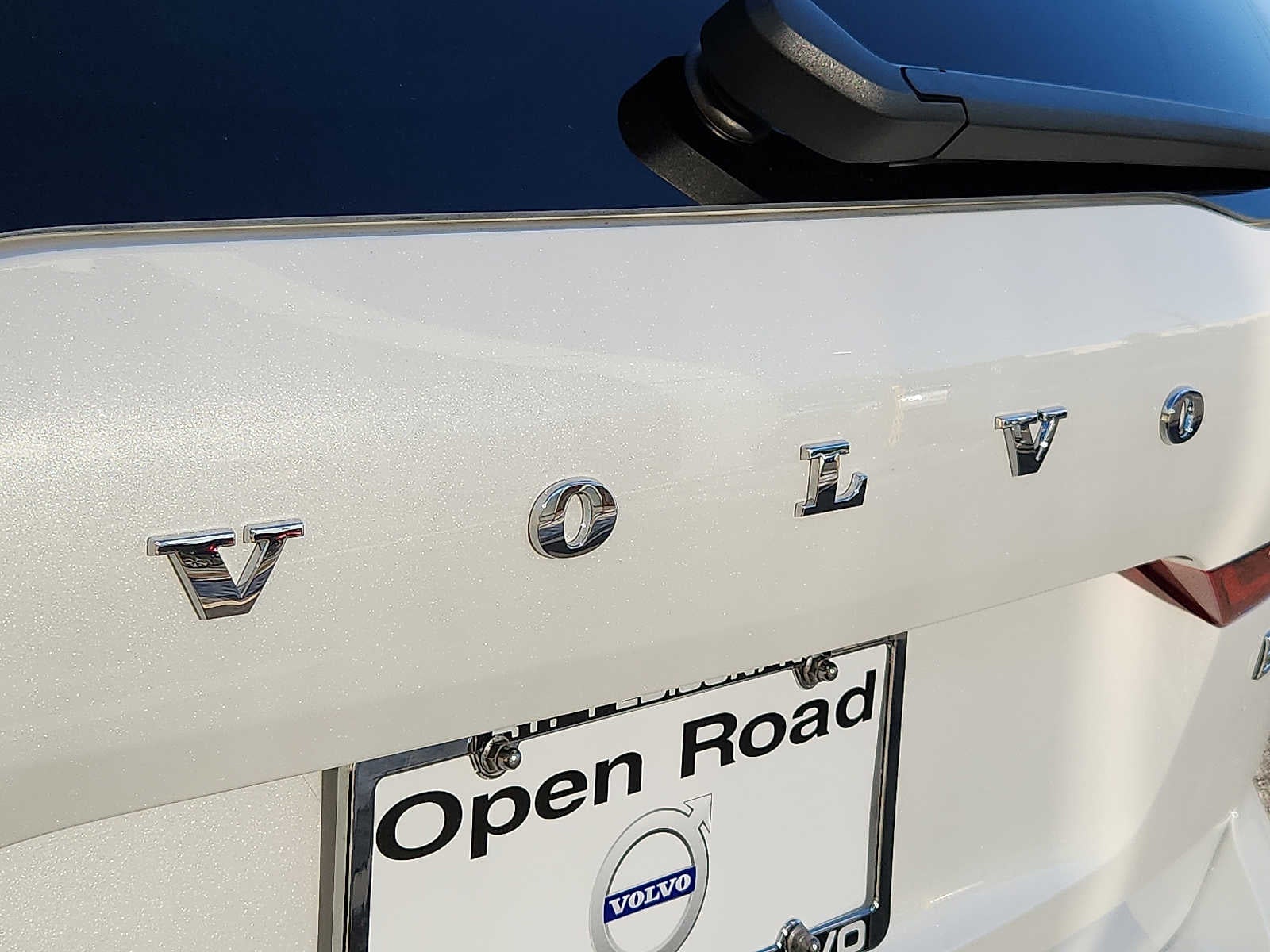 2027 Volvo XC60 Plus