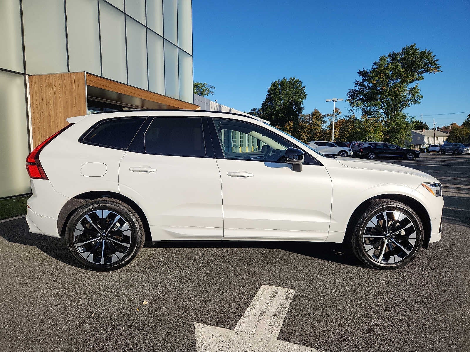2027 Volvo XC60 Plus
