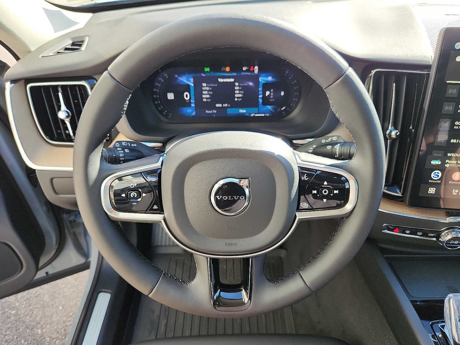 2027 Volvo XC60 Plus