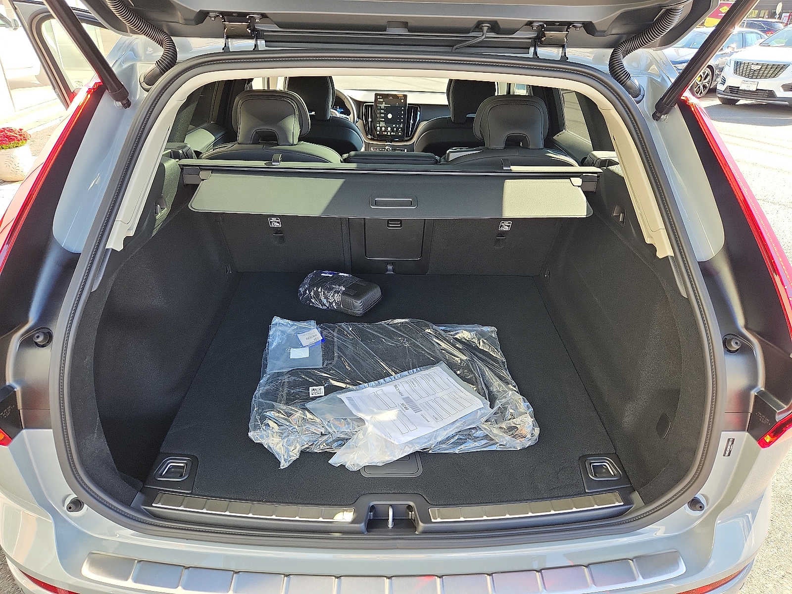 2027 Volvo XC60 Plus