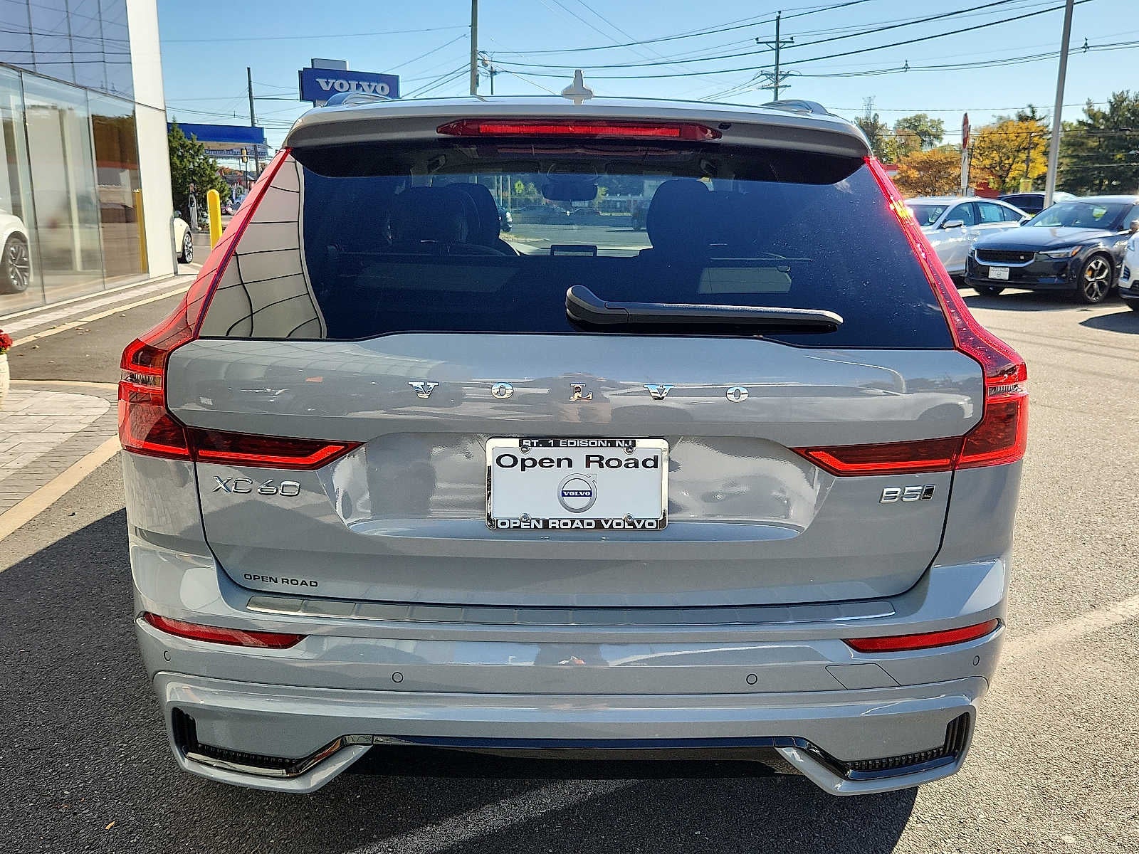 2027 Volvo XC60 Plus