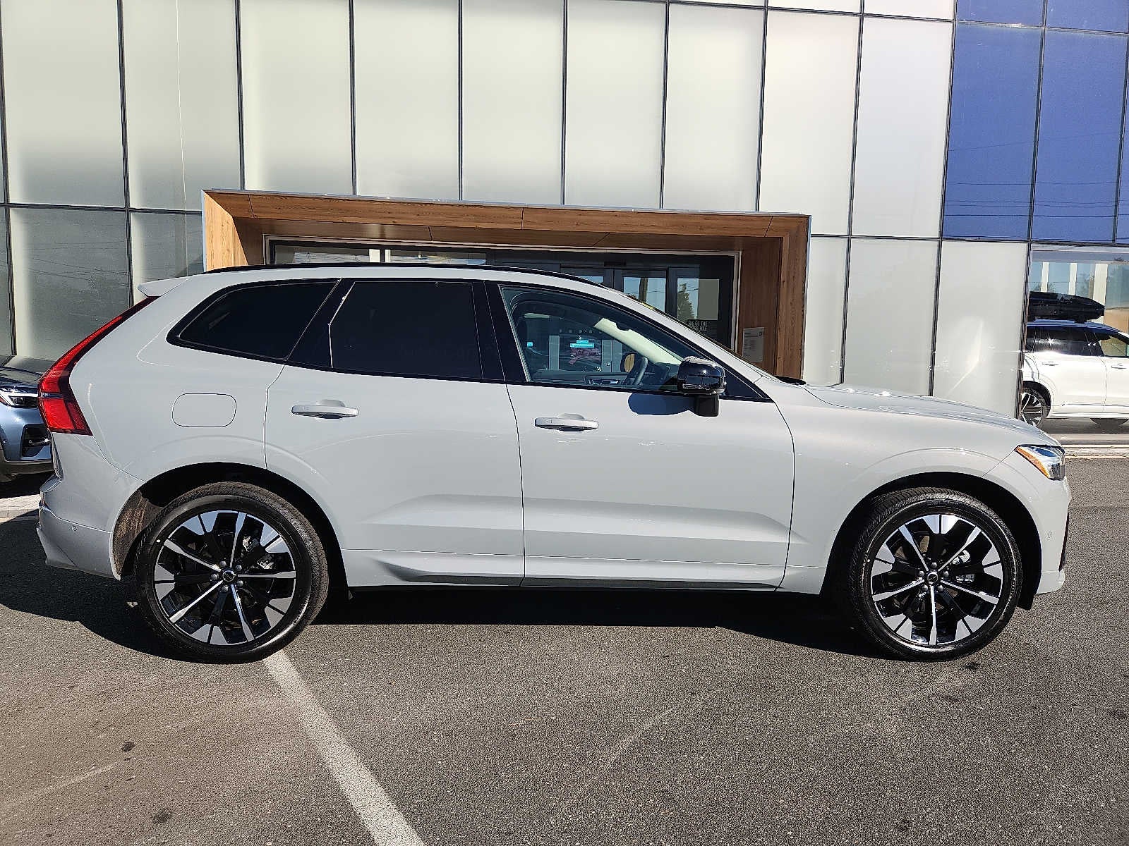 2027 Volvo XC60 Plus