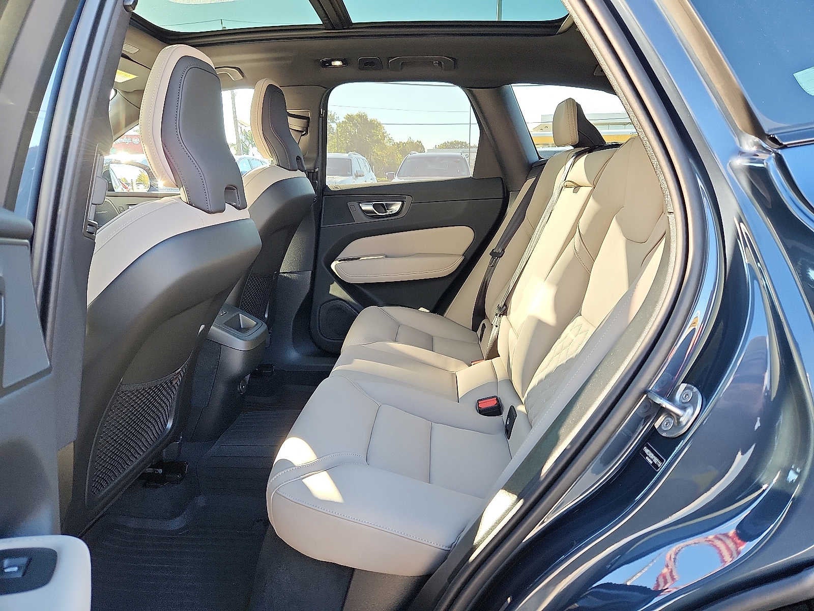 2027 Volvo XC60 Plus