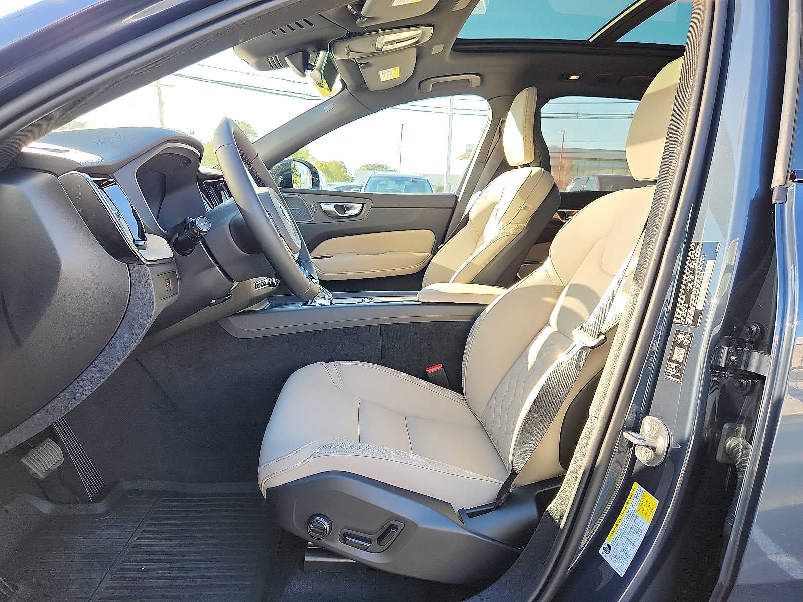 2027 Volvo XC60 Plus
