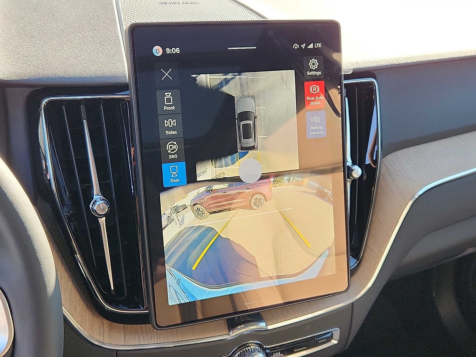2027 Volvo XC60 Plus