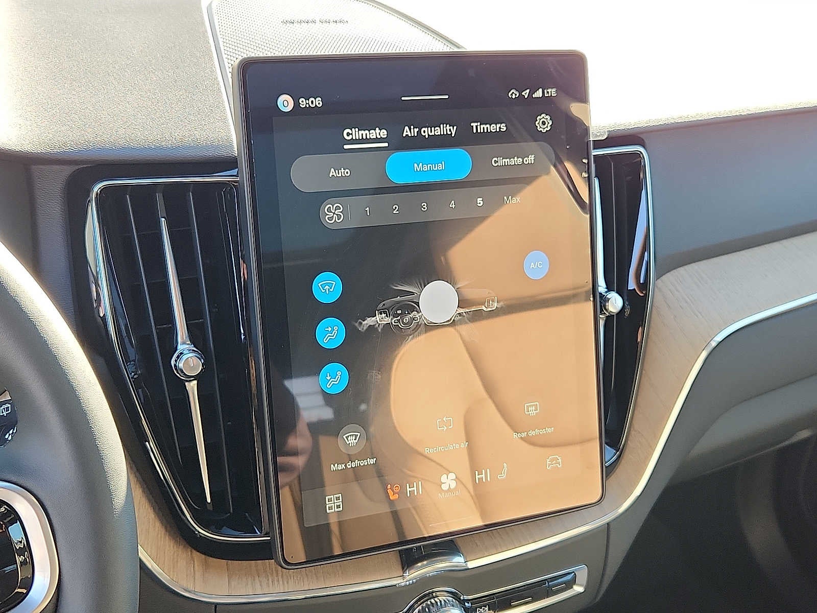 2027 Volvo XC60 Plus