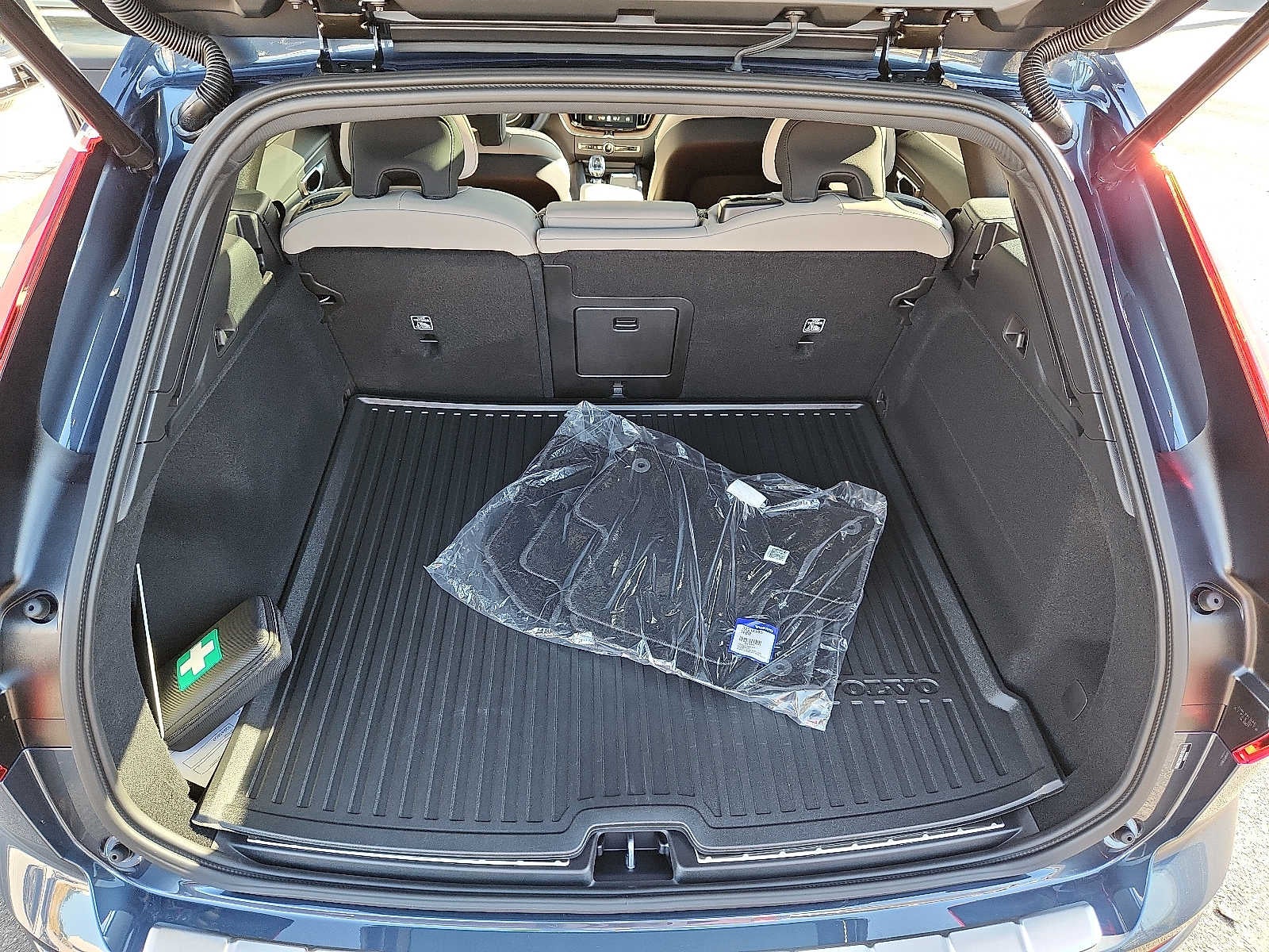 2027 Volvo XC60 Plus
