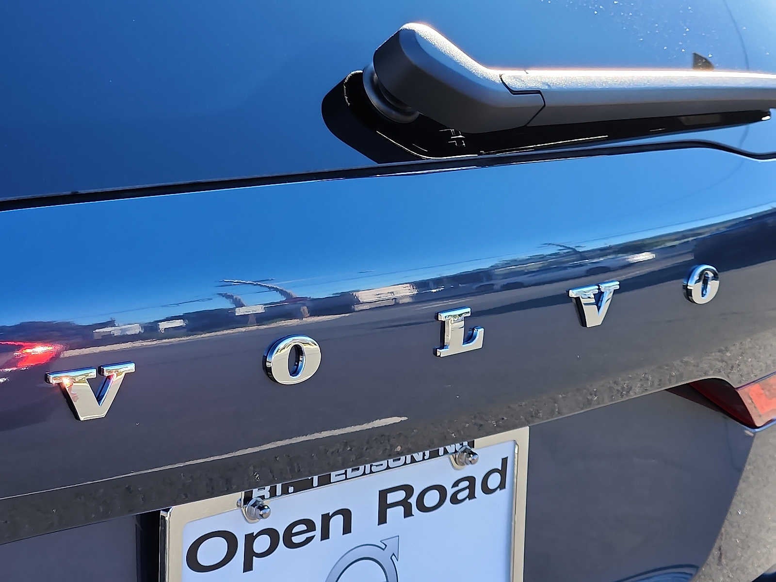 2027 Volvo XC60 Plus