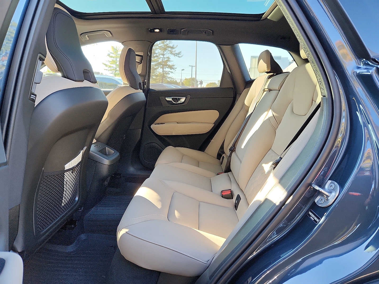2027 Volvo XC60 Plus