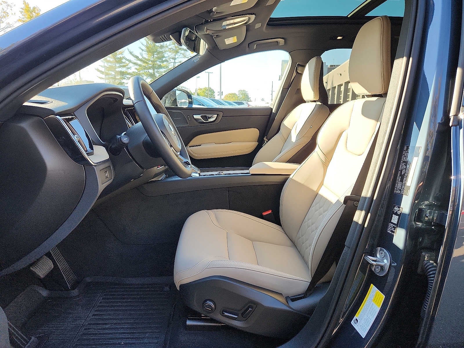 2027 Volvo XC60 Plus