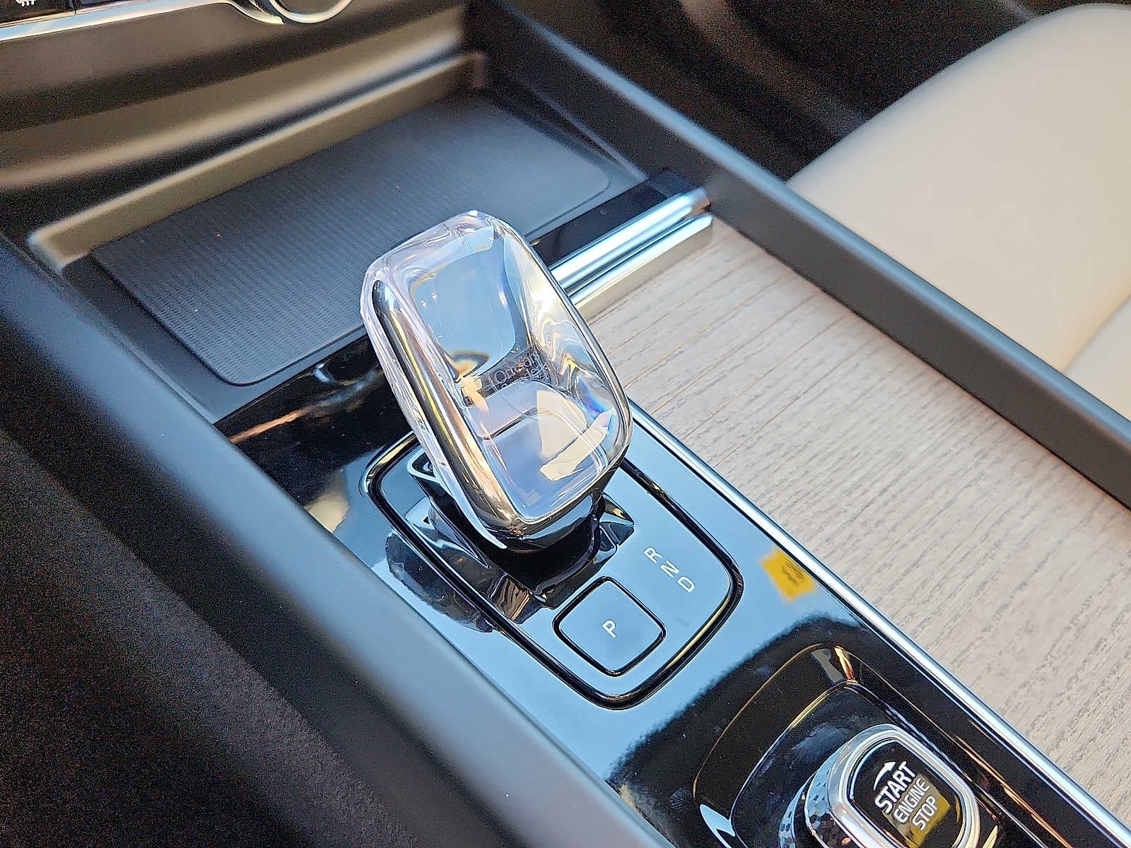 2027 Volvo XC60 Plus