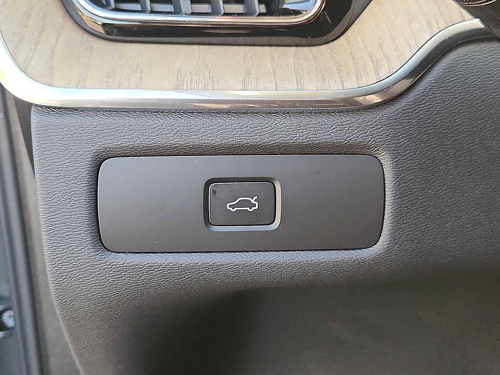 2027 Volvo XC60 Ultra